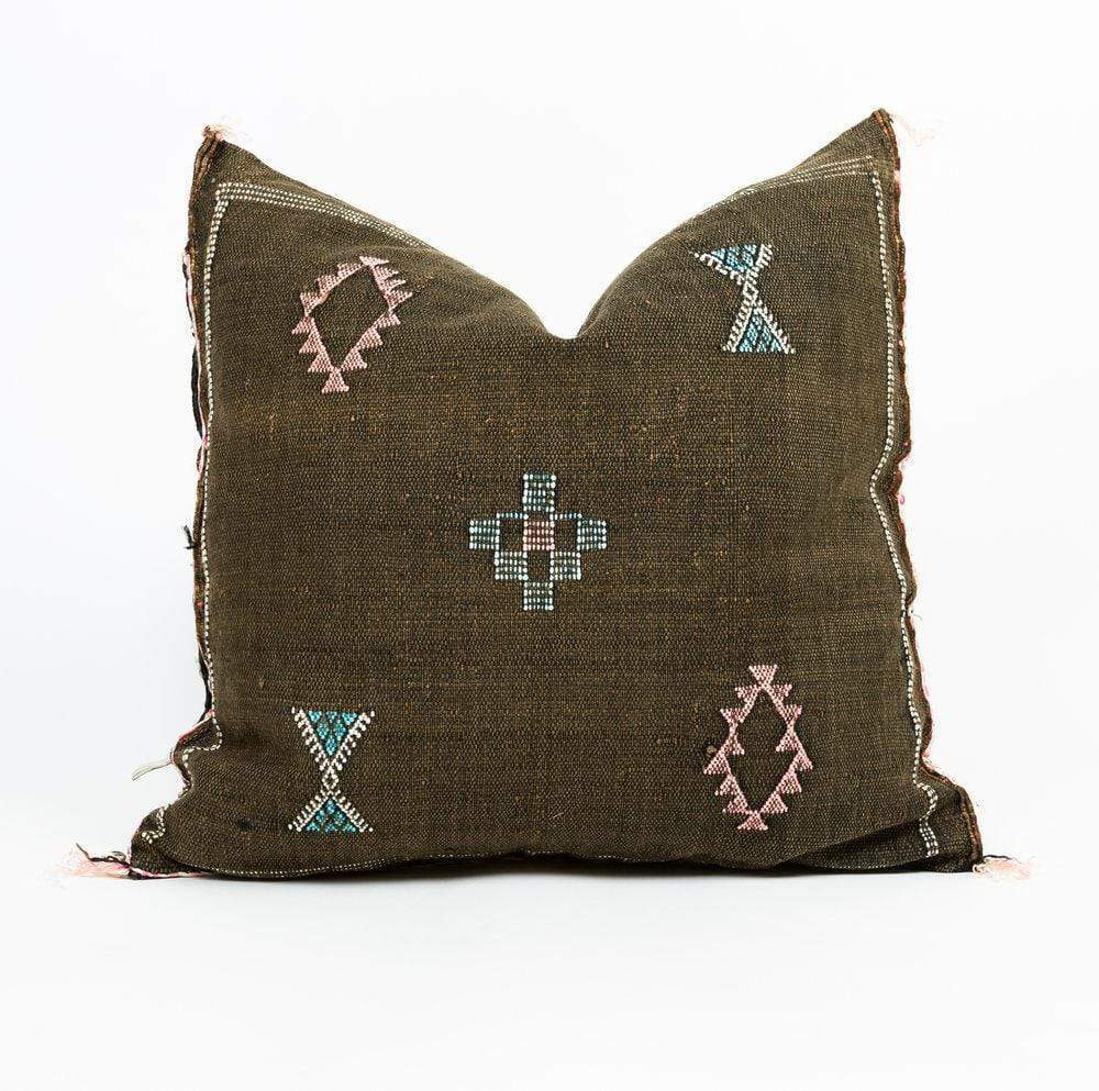 Bryar Wolf Handmade Decorative Throw Pillows With Insert / 20" x 20" BOU