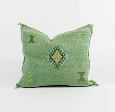 Bryar Wolf Handmade Decorative Throw Pillows With Insert / 20" x 20" BIB